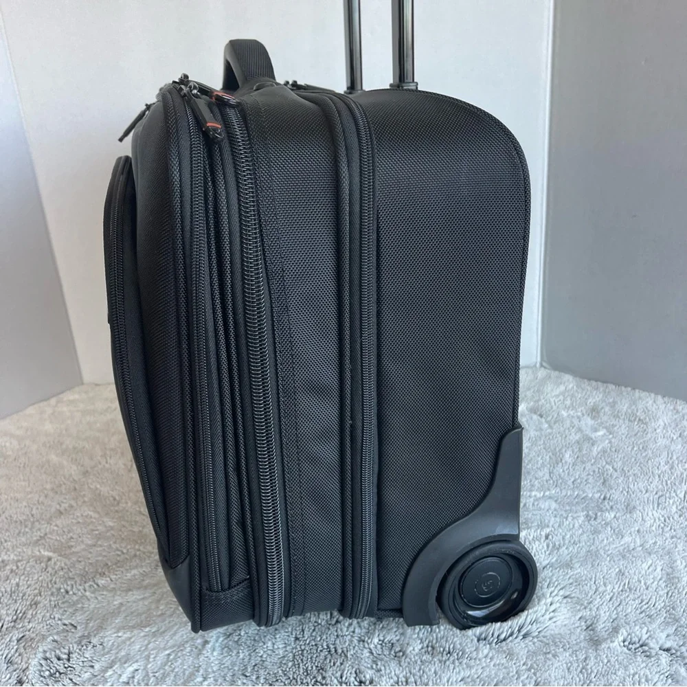 Samsonite Pro 4 DLX 2 Gusset Mobile Office
